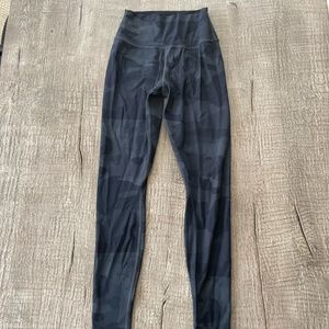 Alo Yoga Black Camo Leggings